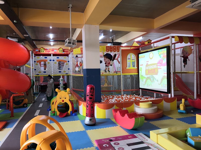The Majesstine Sports - The Majesstine Sports 383/1-10, 5th Cross, opposite HSR Trinity Apartments, Bandepalya, HSR Layout, Bengaluru, Karnataka 560068, India