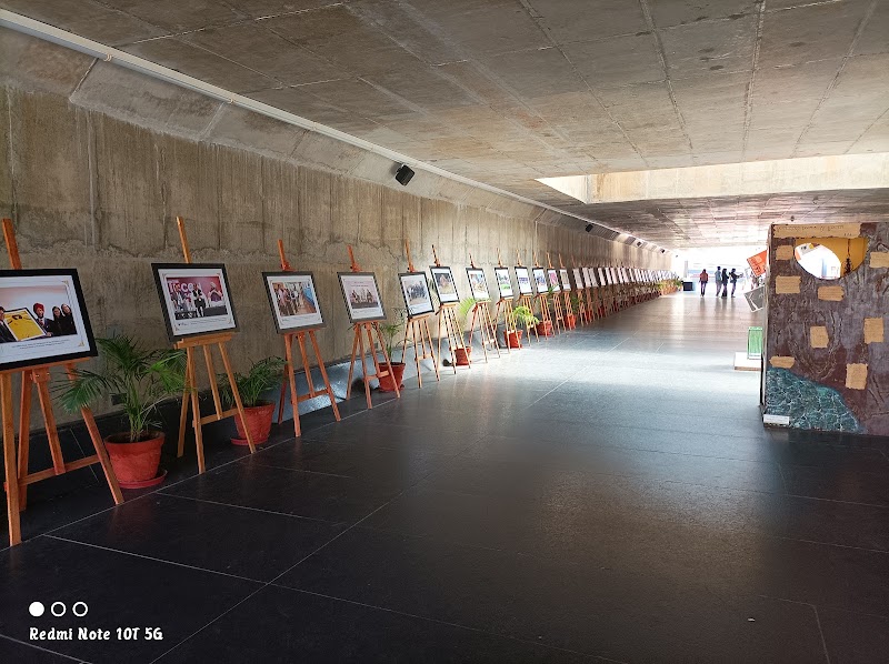 Subway (Underground Tunnel) - Subway (Underground Tunnel) PQVM+P8C, 17A, Sector 17, Chandigarh, 160017, India