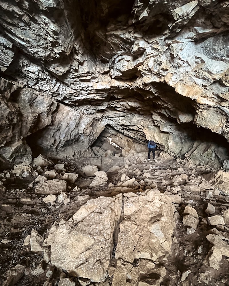 Chicham cave (Shimo Khapden) - Chicham cave (Shimo Khapden), 8XCM+67P, Chicham Khas, Himachal Pradesh 172114, India