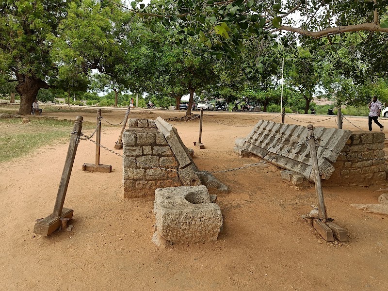 The royal enclosure, humpi - The royal enclosure, humpi, 8FP6+222, Hampi, Karnataka 583239, India