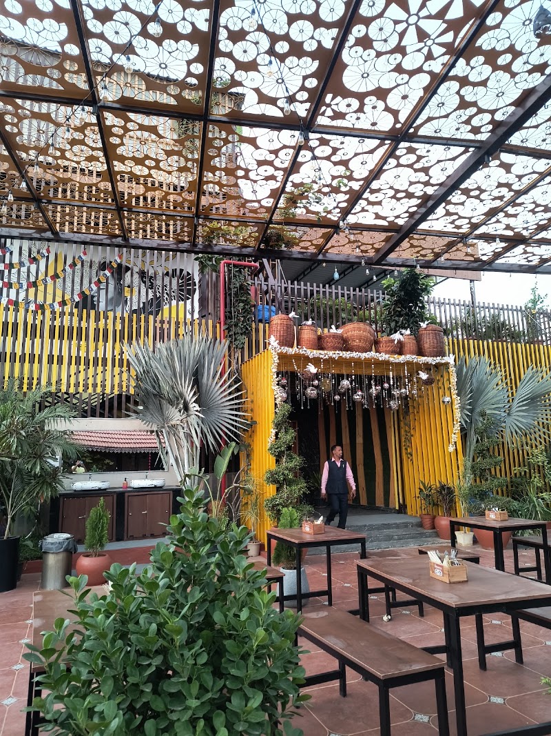 Bottle Roof Family Bar And Kitchen - Bottle Roof Family Bar And Kitchen 30, road 5, Plot no 29, Chandrapuri Colony, opp. to Vijaya Lakshmi Theatre, Saraswati Nagar, Chandrapuri Colony, L. B. Nagar, Mansoorabad, Hyderabad, Telangana 500074, India