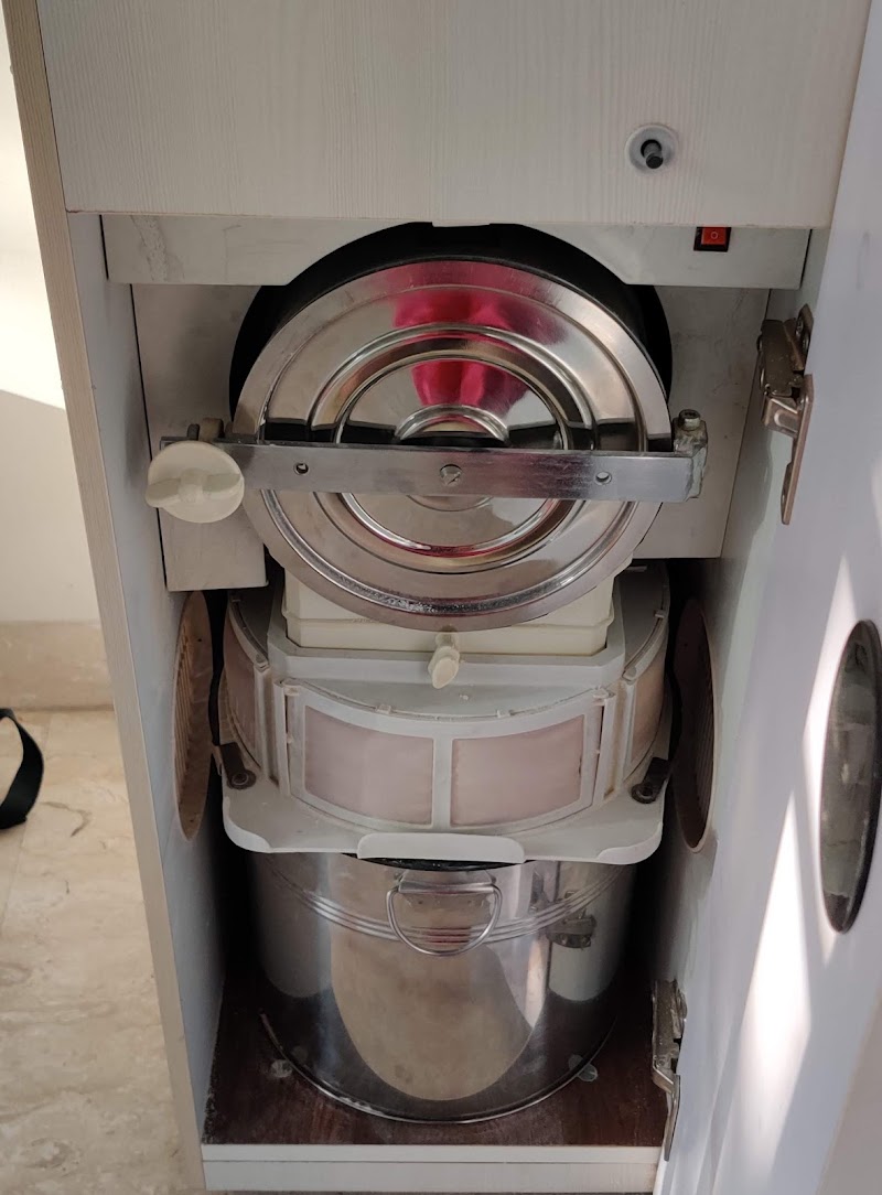 Housewives kitchen - Housewives kitchen Shree Ram Complex, Building 3, 2, C-Block, above Nirulas, Block C, Sushant Lok Phase I, Sector 43, Gurugram, Haryana 122001, India