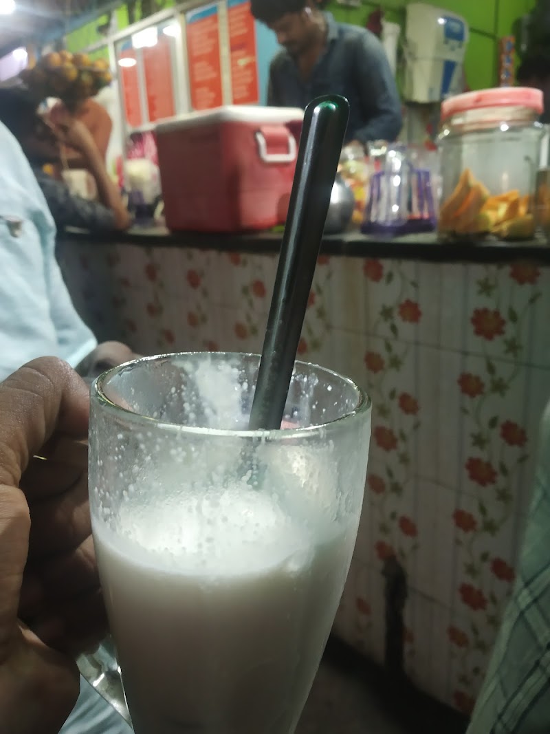 Shakes Inn - Shakes Inn, VJGG+F22, Eravipuram - Pallimukku Rd, Vadakkevila, Kollam, Keralam 691010, India