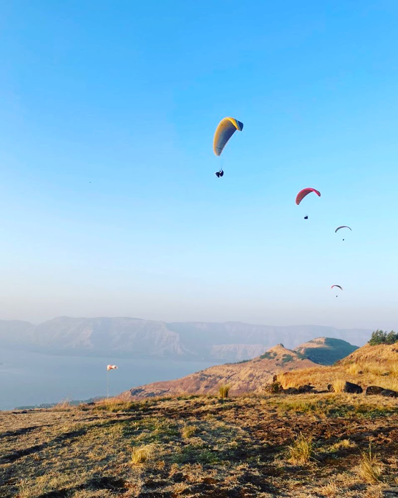 High FLY Paragliding (Lake View) - High FLY Paragliding (Lake View) Hotel Ravine Road, Naka, Dandeghar, Panchgani, Maharashtra 412805, India