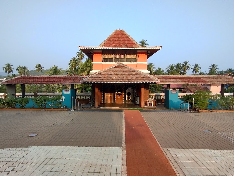 Shree Mangesh temple - Shree Mangesh temple 240, Dinanath Mangeshkar Rd, Mangeshi village, Mardol, Priol, Goa 403404, India