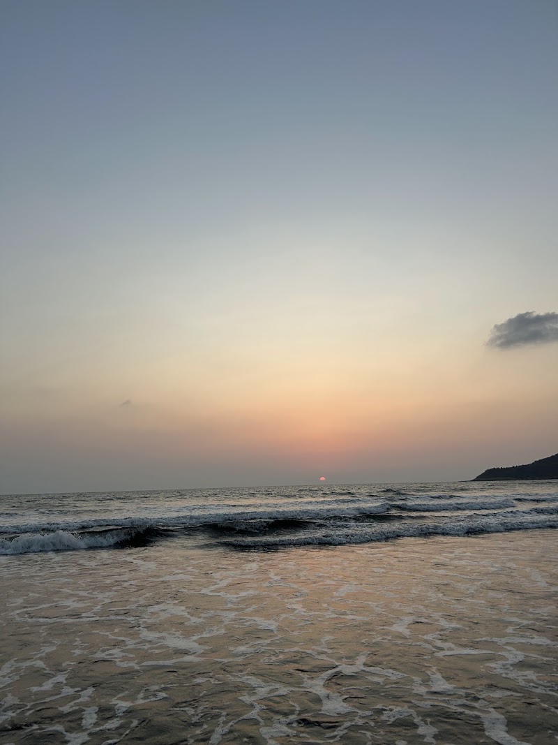 Shrivardhan Beach - Shrivardhan Beach, 22V6+59G, Prabhu Ali Rd, Bhairavnath Pakhadi, Shrivardhan, Maharashtra 402110, India
