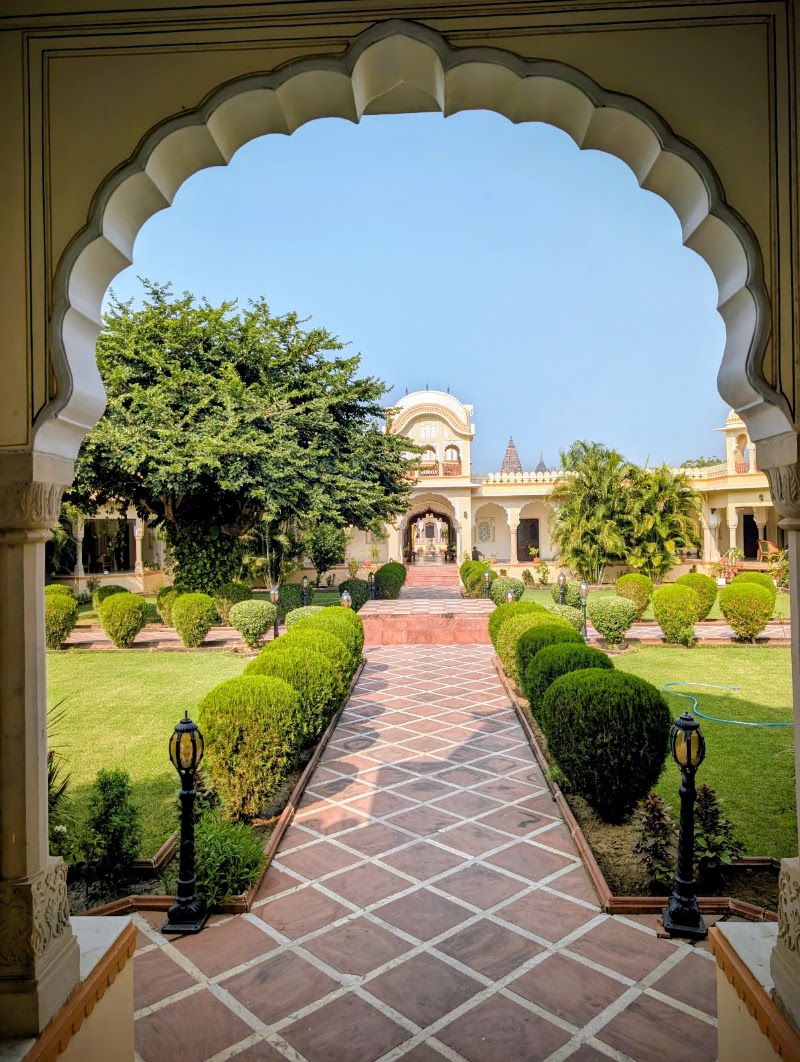 Amar Mahal - Amar Mahal 8JWQ+JJP, near Betwa River, Orchha, Madhya Pradesh 472246, India