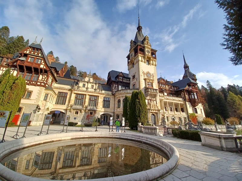 Peleș Castle - Peleș Castle, Aleea Peleșului 2, 106100 Sinaia, Romania