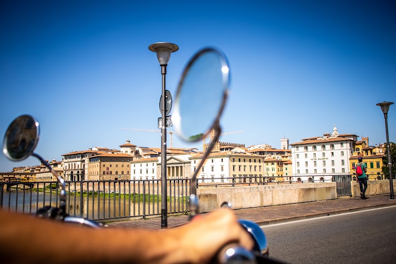 Florence Sidecar Tour - Motocarrozzetta - Florence Sidecar Tour - Motocarrozzetta, Via Vittorio Emanuele II, 110, 50134 Firenze FI, Italy