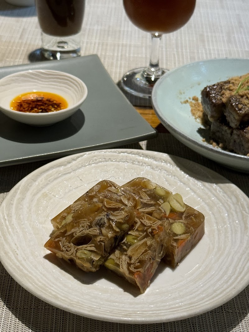 梅門六調通，模範茶館 - 梅門六調通，模範茶館 10491, Taiwan, Taipei City, Zhongshan District, Zhengyi Village, Lane 107, Linsen N Rd, 69號1F