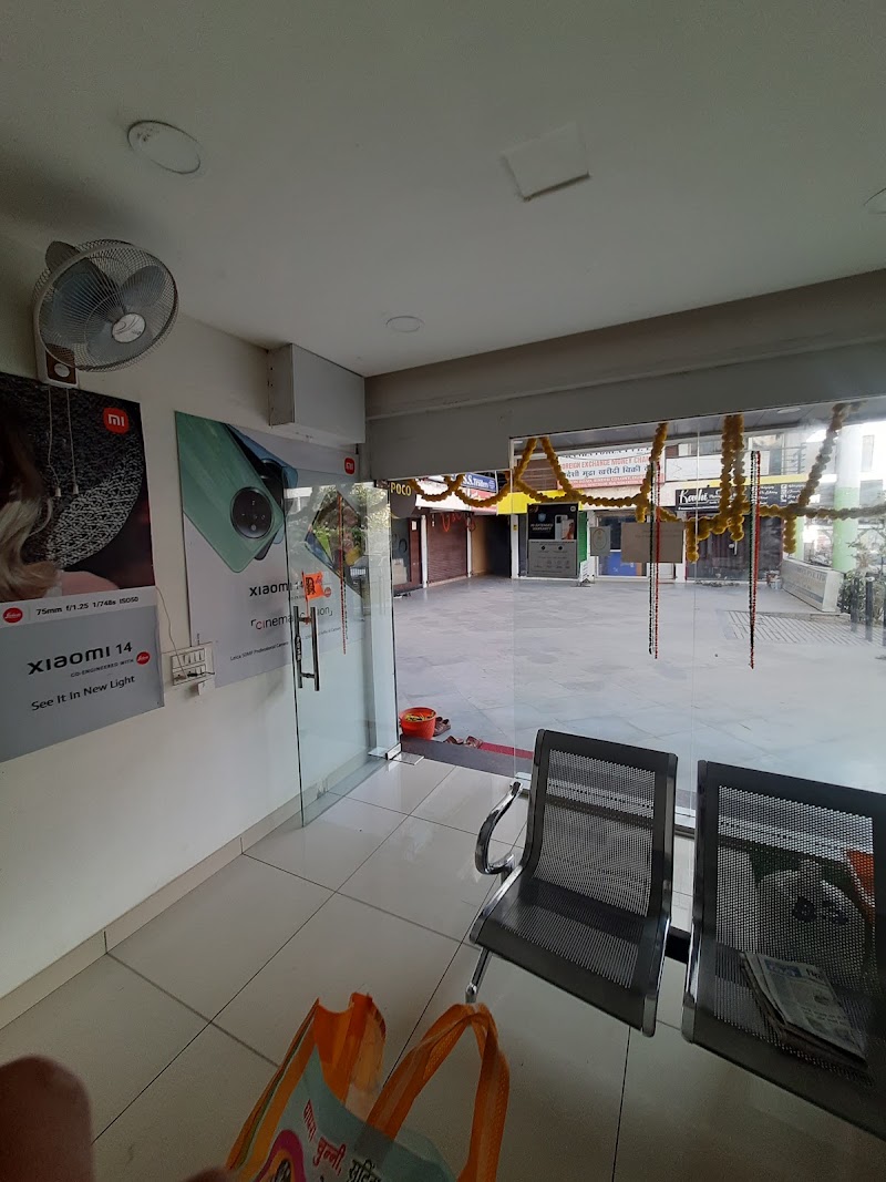 Mi Service Center, Gurudwara, Durg, Chhattisgarh (Vkare) - Mi Service Center, Gurudwara, Durg, Chhattisgarh (Vkare), Shop No-126,Ground Floor, Sadanand Chambers, Gurudwara Rd, behind Punjab National Bank, Sindhi Colony, Durg, Chhattisgarh 491001, India