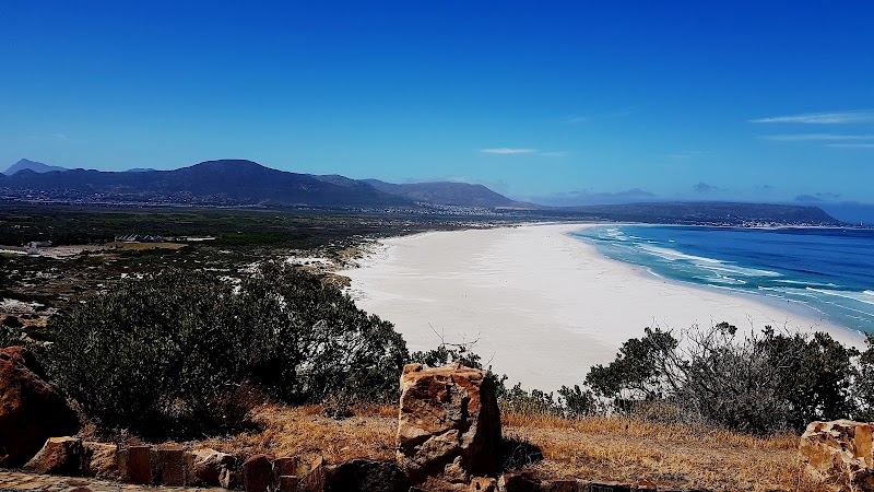 Camps Bay Beach and Table Mountain View Point - Camps Bay Beach and Table Mountain View Point, Camps Bay, Car Park, 0E Victoria Rd, Clifton, Cape Town, 8005, South Africa