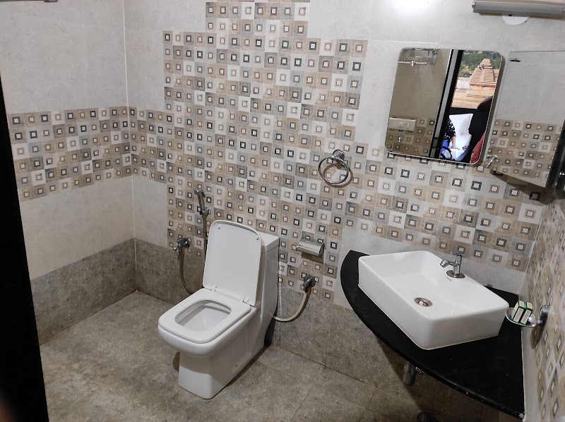 Hotel Mayura Vijayanagara, TB Dam - Hotel Mayura Vijayanagara, TB Dam, Abheraj Baldota Rd, Vijayanagar, Hosapete, Karnataka 583225, India