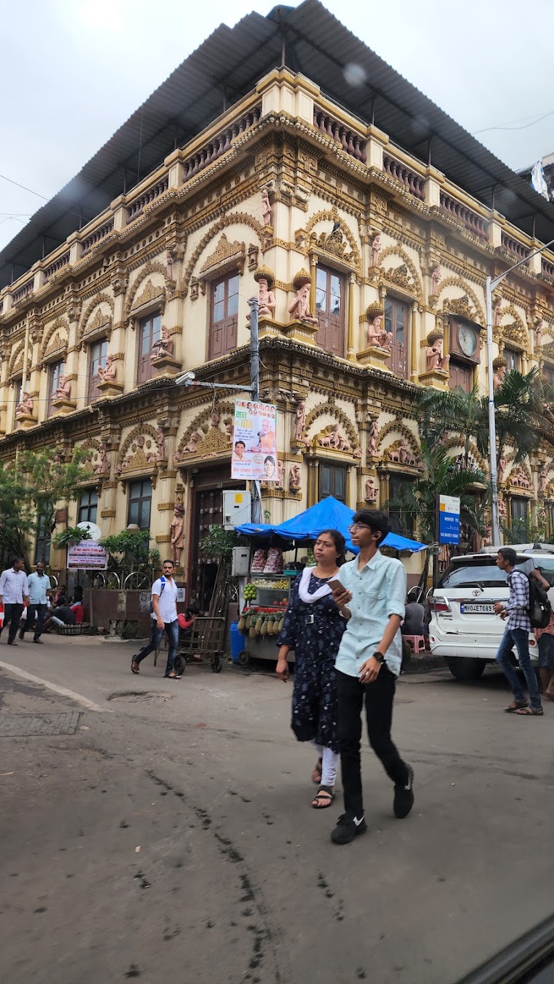 Shiv Vadapav - Shiv Vadapav, Stall No, 12, Kalbadevi Rd, near RUCHIKA, Ovalwadi, Gaiwadi, Kalbadevi, Mumbai, Maharashtra 400002, India