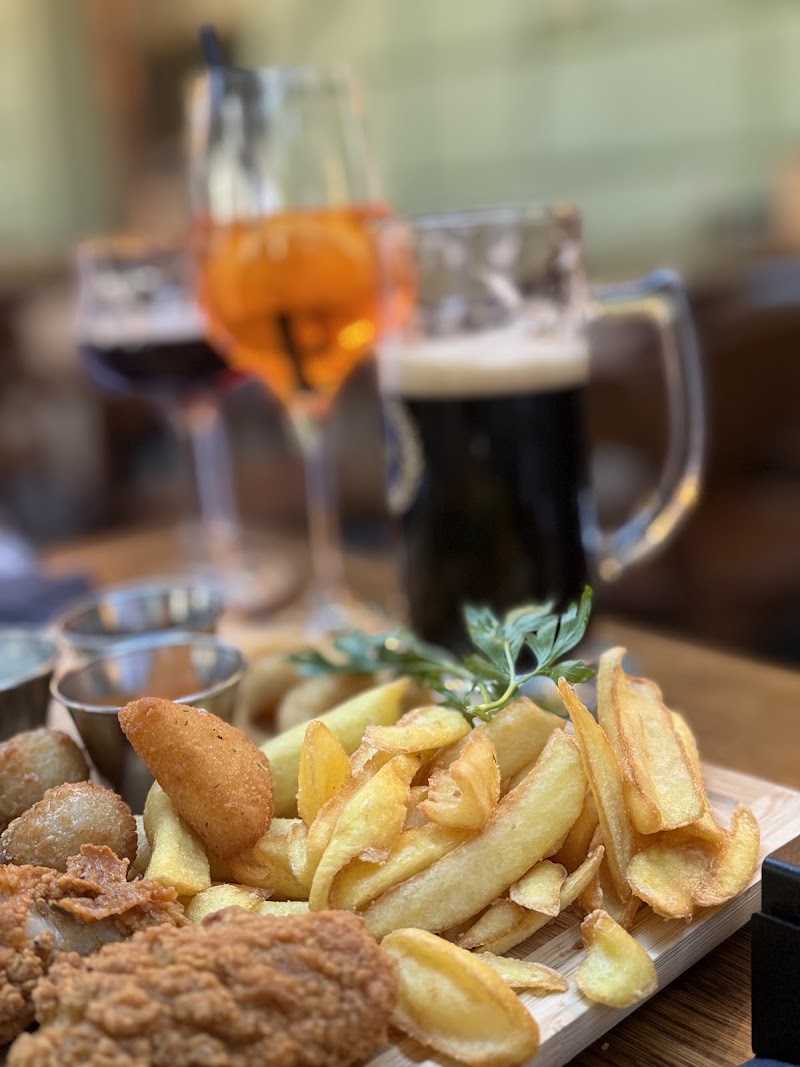 Ribs&Pub - Ribs&Pub, Hviezdoslavovo námestie 170/13, 811 02 Bratislava-Staré Mesto, Slovakia