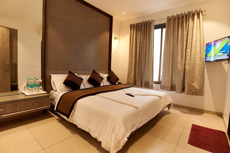Hotel Shiv Sai-NX - Hotel Shiv Sai-NX Dwarkamai Mandir Rd, next to Samadhi Mandir, Sai Nagar, Shirdi, Maharashtra 423109, India
