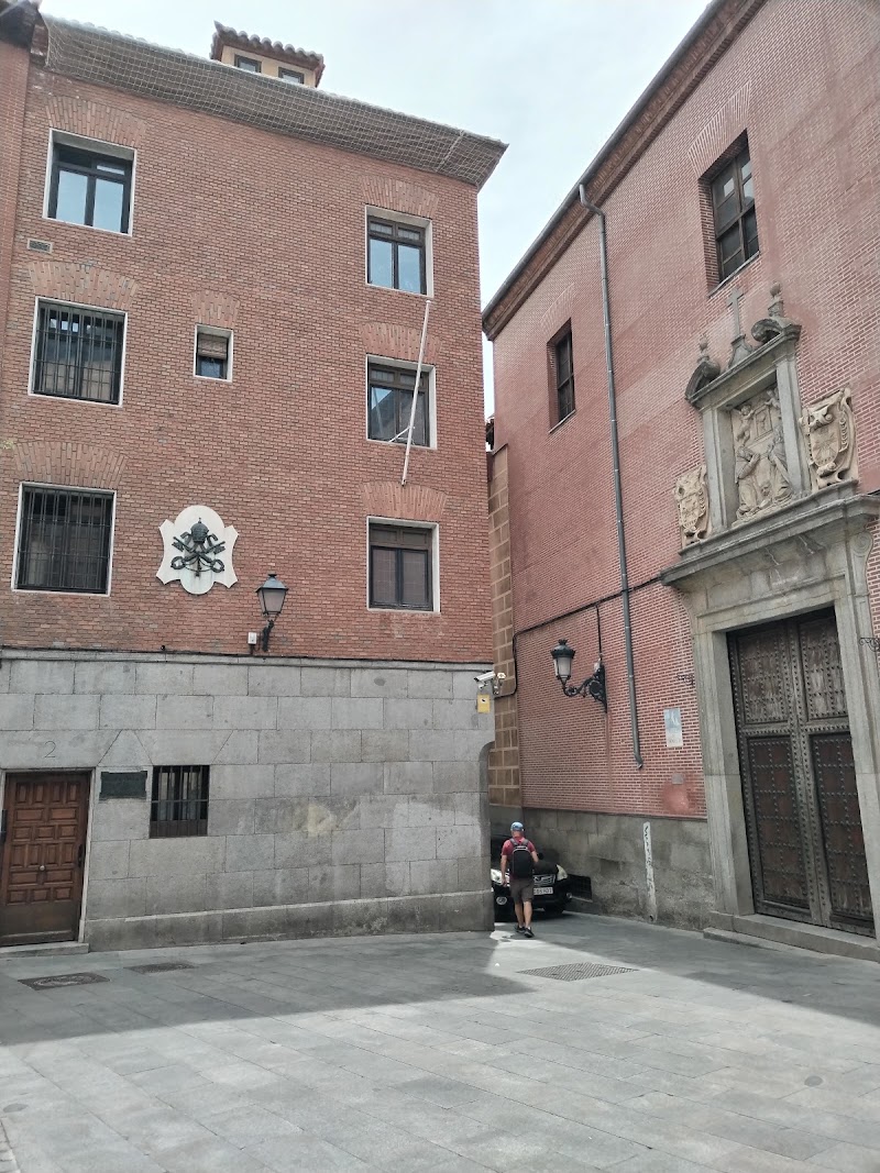 Free Tour Madrid - Free Tour Madrid, P.º del Prado, 1, Retiro, 28014 Madrid, Spain