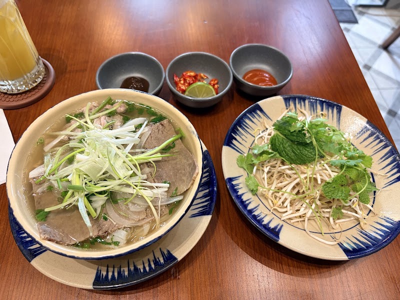 Thành Vietnamese Restaurant & Vegan Food - Thành Vietnamese Restaurant & Vegan Food 29B Lê Thánh Tôn, Sài Gòn, Hồ Chí Minh 700000, Vietnam