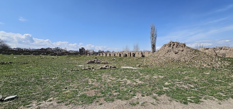 The Great Old Castle - The Great Old Castle, استان اردبیل، مشگين شهر، مسیر منتهی به کهنه قلعه، CM3Q+6M5, Iran