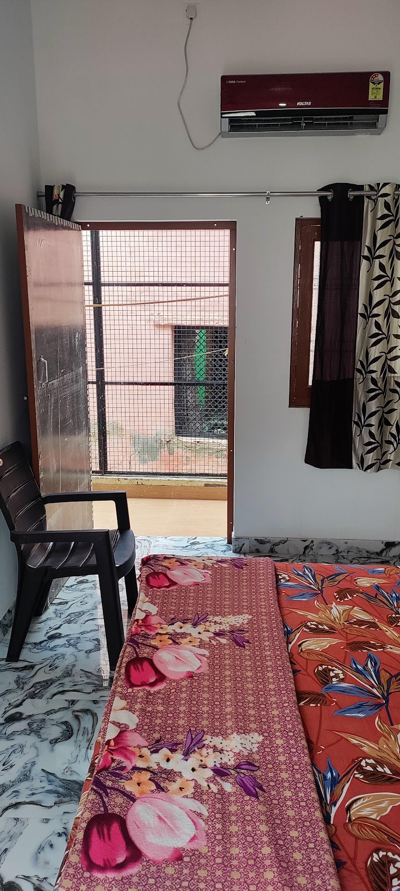 Nidhivan HomeStay - Nidhivan HomeStay, Gopinath Bazar, Cinema hall wali gali, Gopinath Bagh, Vrindavan, Uttar Pradesh 281121, India