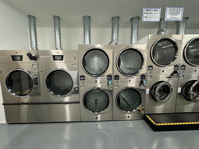 BROADWAY LAUNDROMAT STRATHMORE - BROADWAY LAUNDROMAT STRATHMORE 506 Broadway, Strathmore Park, Wellington 6022, New Zealand