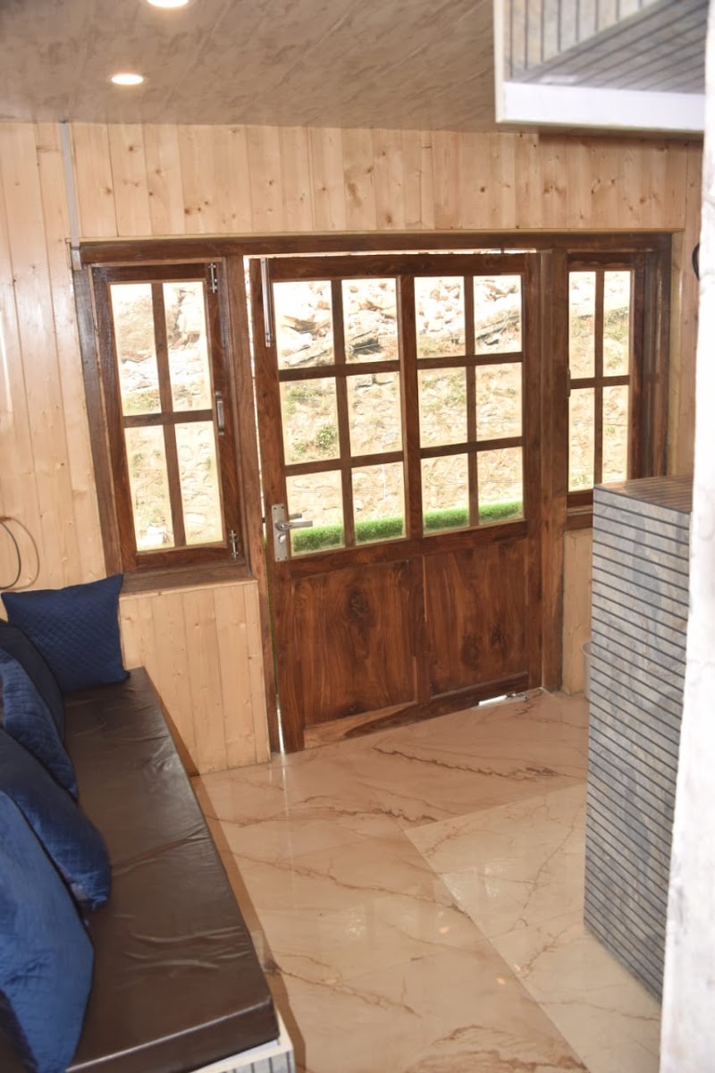 Wooden Stays - Wooden Stays, opposite Metropol Parking, Mallital, Nainital, Uttarakhand 263001, India