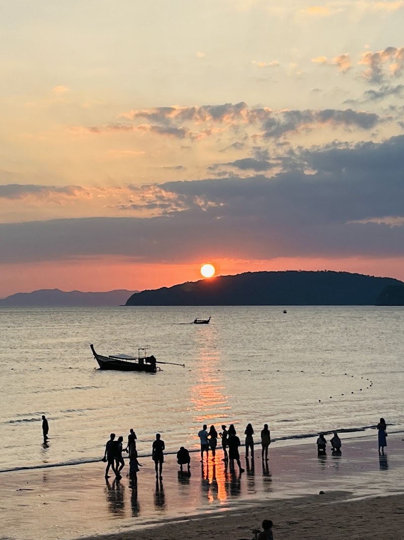 Ao Nang beach - Ao Nang beach 2RJC+GM7, Ao Nang, Mueang Krabi District, Krabi 81180, Thailand