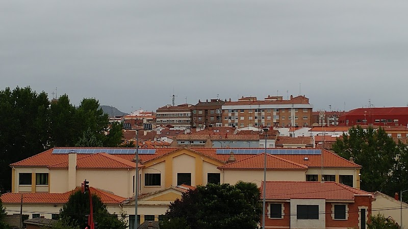 Centro Público de Educación de Personas Adultas (CEPA) "Real Aquende" - Centro Público de Educación de Personas Adultas (CEPA) "Real Aquende", P.º de La Arboleda, 6, 09200 Miranda de Ebro, Burgos, Spain