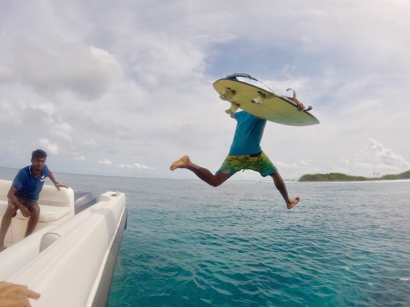 Raalhu Edhuru Surf School - Raalhu Edhuru Surf School 9MF3+PH6, Thulusdhoo, Maldives