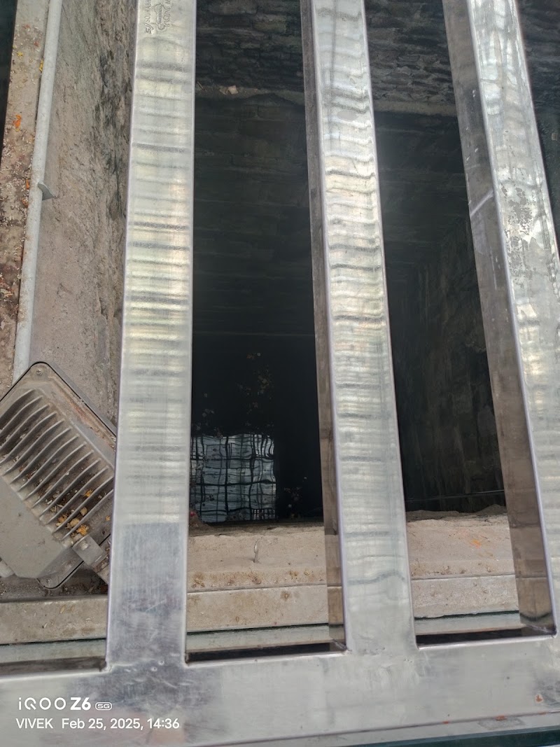 Saraswati Koop - Saraswati Koop Akbar Fort, Sangam Marg, Kumbh Mela Area I, Allahabad fort, Prayagraj, Uttar Pradesh 211020, India