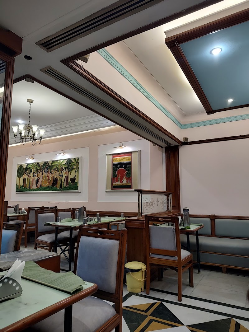 Hotel RRR MYSORE - Hotel RRR MYSORE 2716, Sri Harsha Rd, Lashkar Mohalla, Mandi Mohalla, Mysuru, Karnataka 570001, India