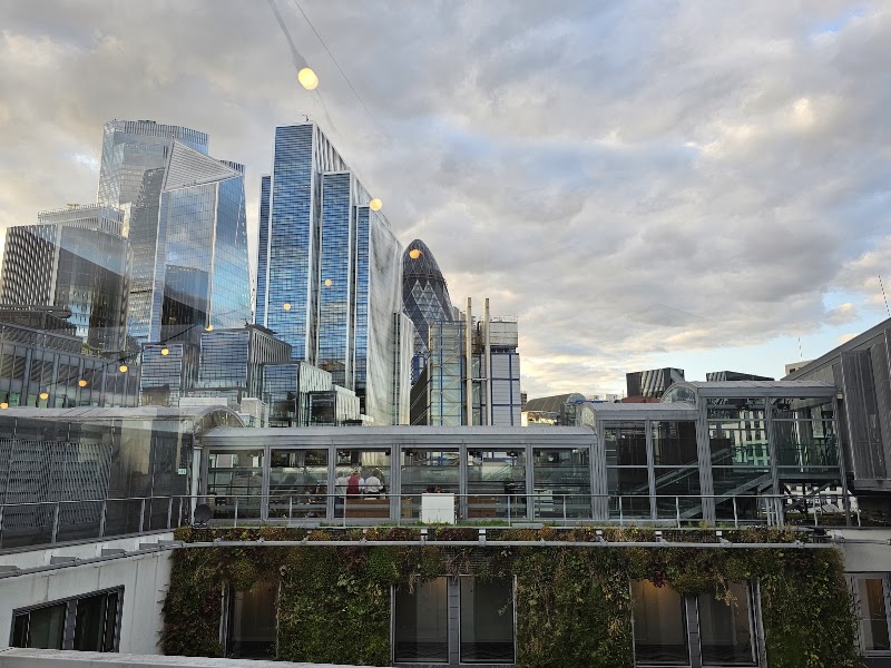 Savage Garden Rooftop Bar - Savage Garden Rooftop Bar Fl 12, 7 Pepys St, London EC3N 4AF, UK
