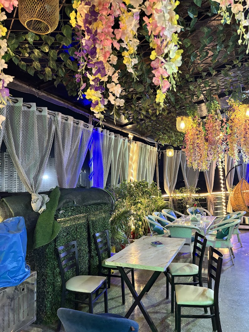 Banana Blossom Rooftop Fine Dine & Restaurant - Banana Blossom Rooftop Fine Dine & Restaurant 4th Floor, Aarza Square - 1, near 7th Avenue, Gaur City 1, Extension, Gaur City 2, Noida, Ghaziabad, Uttar Pradesh 201318, India