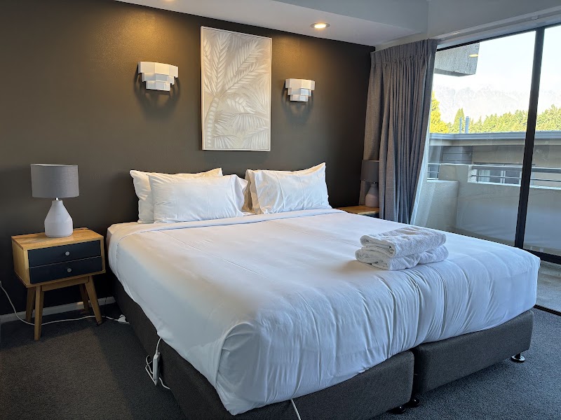 Lakefront Apartments & Lodges - Lakefront Apartments & Lodges 26 Lake Esplanade, Queenstown 9300, New Zealand