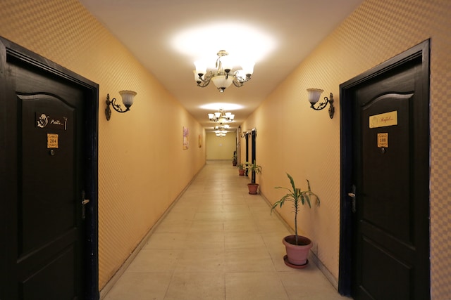 OYO Hotel Queens Club Of India - OYO Hotel Queens Club Of India 26, VIP Rd, Rajiv Gandhi Marg, Vishal Nagar, Raipur, Chhattisgarh 492001, India