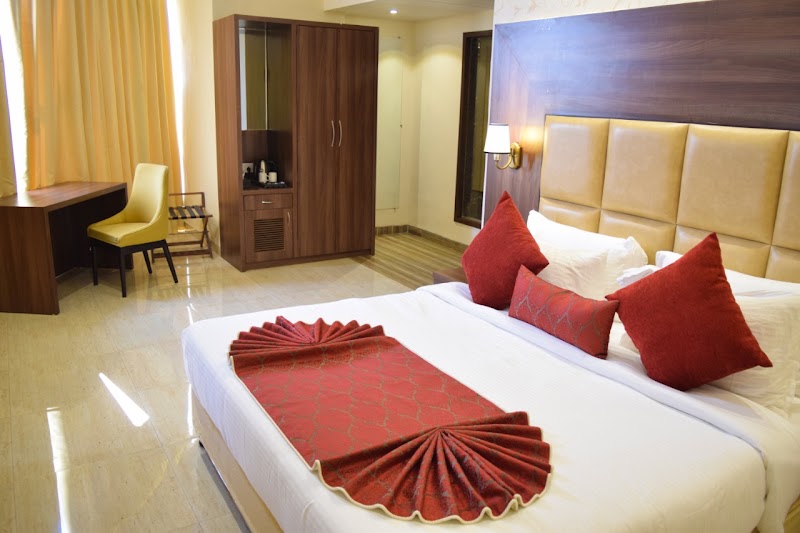 HOTEL HIGHWAY HARI - HOTEL HIGHWAY HARI Rajkot - Dwarka Highway, after Jamnagar bye pass, 10 Kms before Reliance Ravalsir Patia, next to Hyundai showroom, Jamnagar, Vasai, Gujarat 361006, India