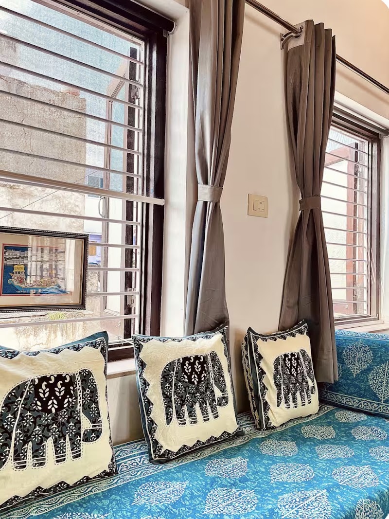 Raghuniwas - Home Stay - Raghuniwas - Home Stay, 14, Ganga Gali, Old City, Silawatwari, Udaipur, Rajasthan 313004, India