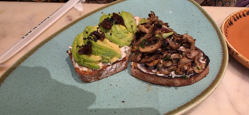 Earth Cafe @ BKC - Earth Cafe @ BKC 4, Ins Tower, G Block BKC, Bandra Kurla Complex, Bandra East, Mumbai, Maharashtra 400098, India