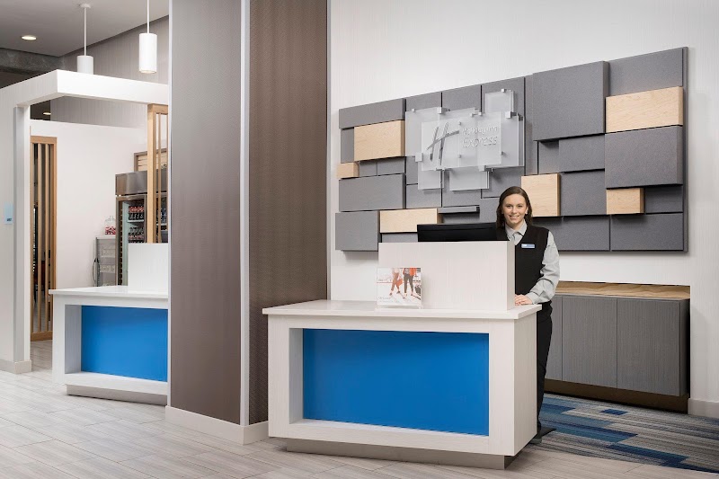 Holiday Inn Express Pensacola Downtown by IHG - Holiday Inn Express Pensacola Downtown by IHG 101 E Main St, Pensacola, FL 32502, USA