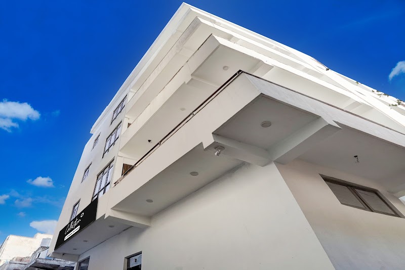 Super Collection O by OYO Sector 7 Rohini Formerly Giriraj Residency