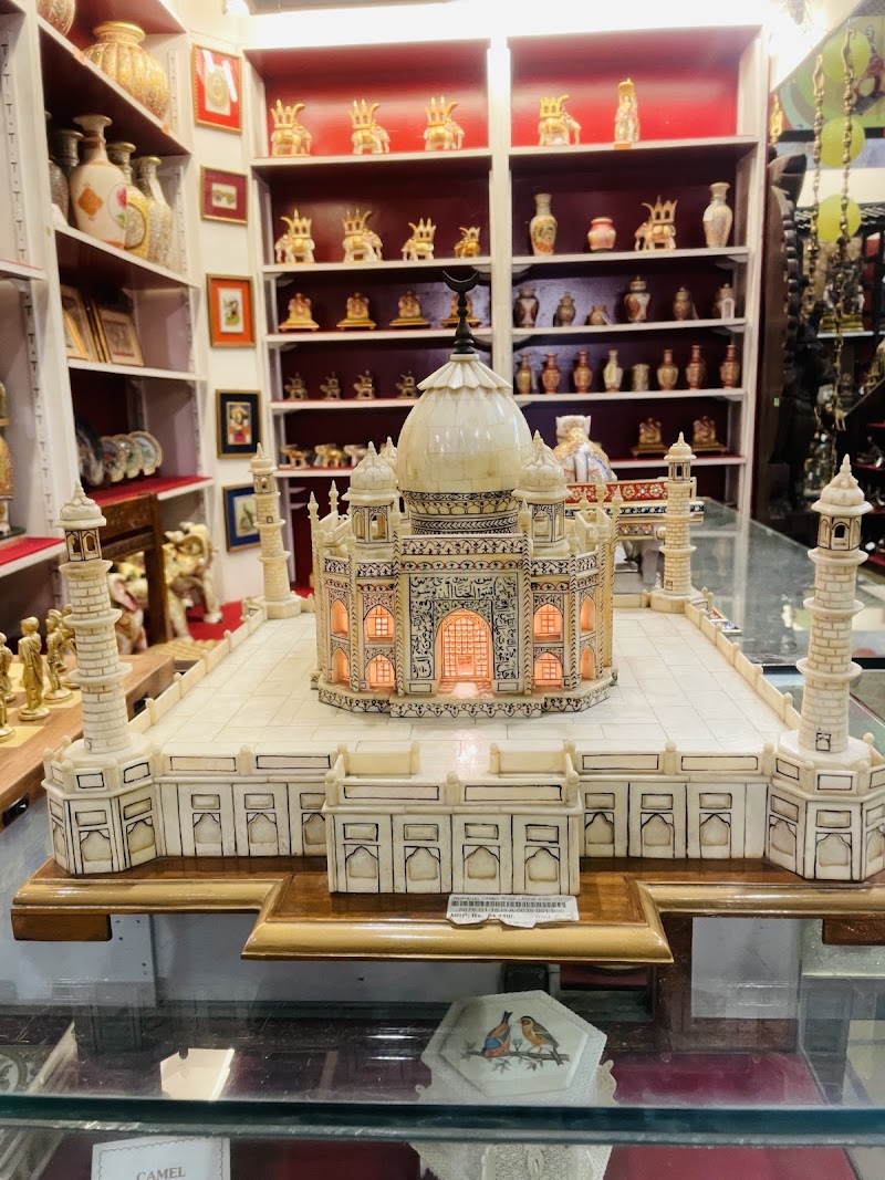 Central Cottage Industries Emporium - Central Cottage Industries Emporium Gate No 3, Jawahar Vyapar Bhawan, Janpath Rd, beside The Eastern Court Janpath Metro Station, HC Mathur Lane, New Delhi, Delhi 110001, India