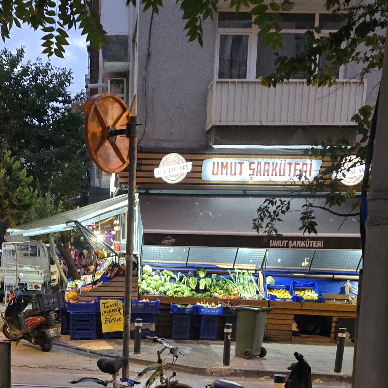 Umut Market - Umut Market, Caferağa, Fırıldak Sokak & Moda Cad. No:14, 34710 Kadıköy/İstanbul, Türkiye