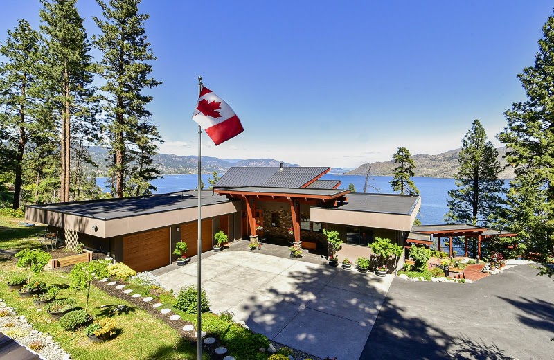Pineacre on the Lake - Pineacre on the Lake 7220 Highway 97 South, Peachland, BC V0H 1X9, Canada