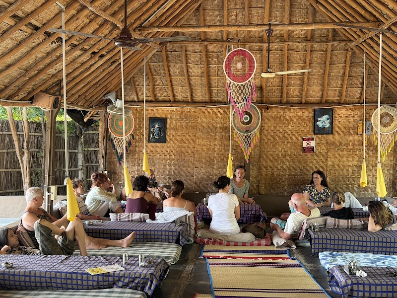 Monkey Paradise cafe - Monkey Paradise cafe Virapapura Gaddi, opposite Tutti Tents & Cafe, Sanapur, Virupapuragaddi, Karnataka 583234, India