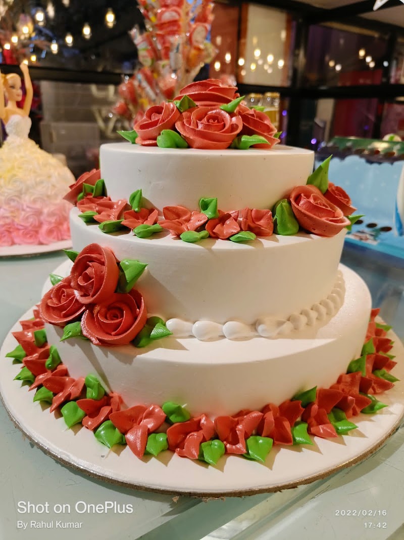 7th Heaven Cake and Cafe Bhagalpur - 7th Heaven Cake and Cafe Bhagalpur Navkamal Complex, Dr RP Rd, near Marwari Pathshala, below Raymond Ethnic Showroom, Shah Market, Bhagalpur, Bihar 812001, India