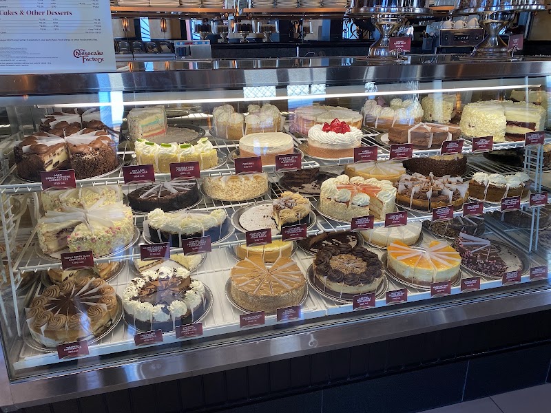 The Cheesecake Factory - The Cheesecake Factory 395 Santa Monica Pl Ste 305, Santa Monica, CA 90401, USA