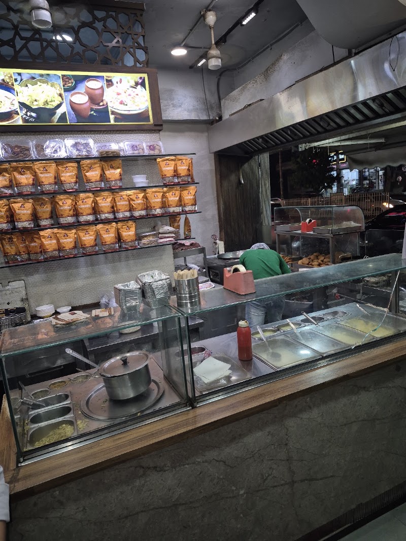 Falahaar & Kota Kachori - Falahaar & Kota Kachori 94, 20, Madhyam Marg, near Meera Marg, Mansarovar Sector 9, Sector 9, Mansarovar, Jaipur, Rajasthan 302020, India