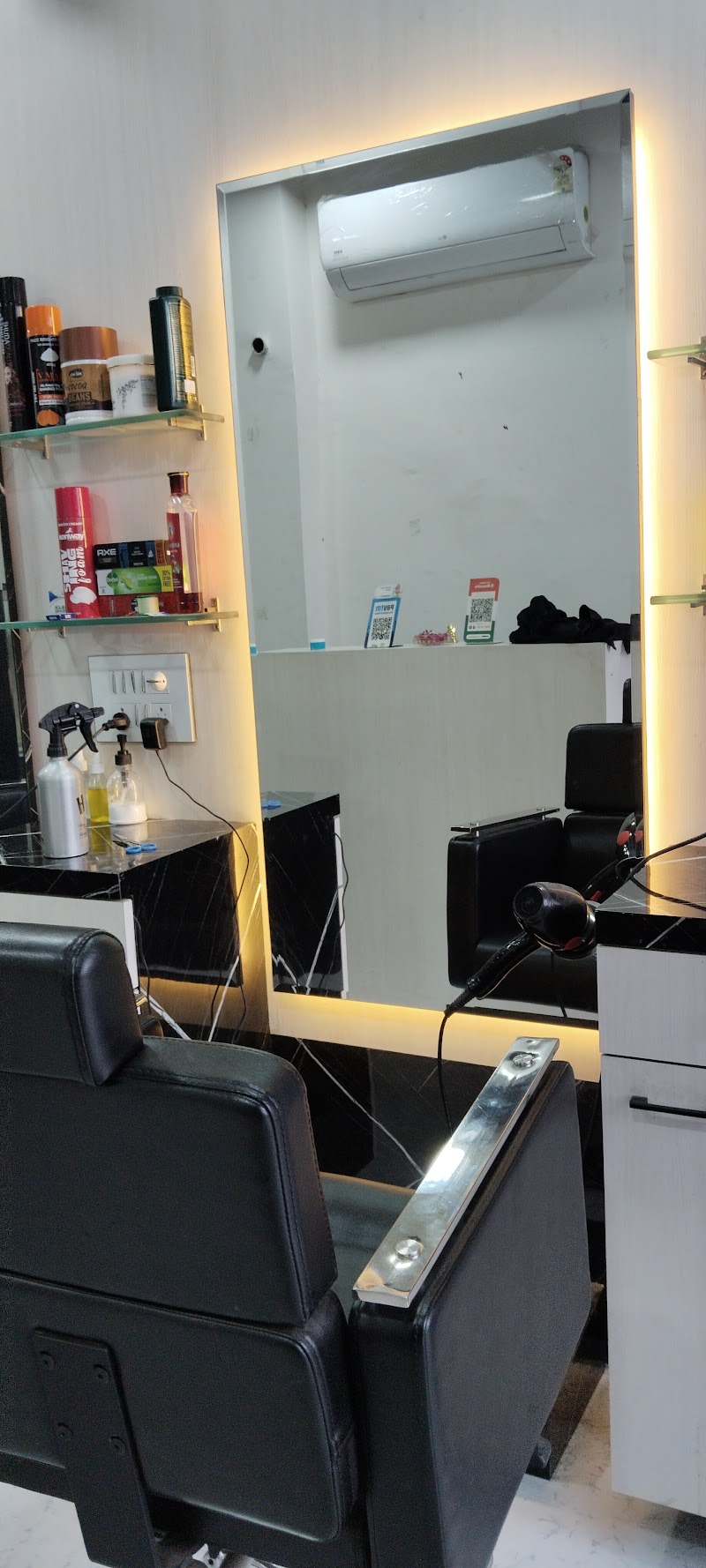 Lake City hair salon - Lake City hair salon 5, Manva Kheda Rd, Sector 5, Hiran Magri, Udaipur, Rajasthan 313001, India