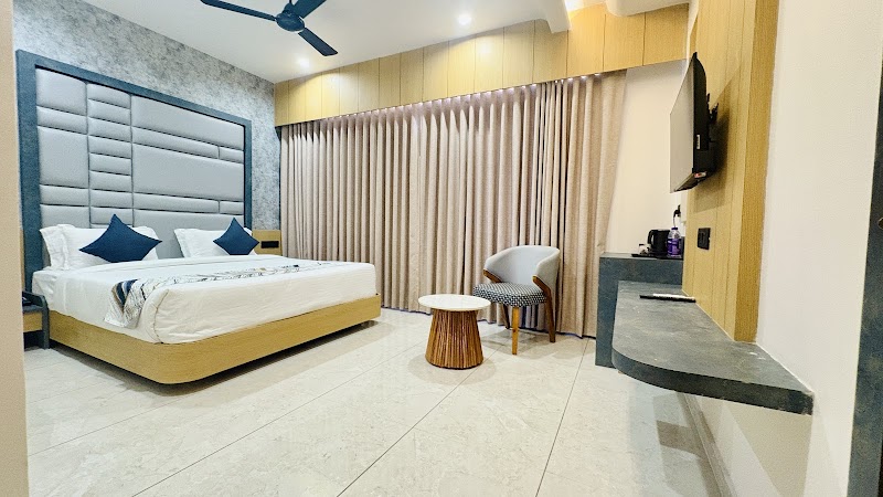Hotel Shree Radhe Dwarka - Hotel Shree Radhe Dwarka, Bhathan Chowk, Kandas Bapu Road, near Gaushala, District:, Dwarka, Gujarat 361335, India