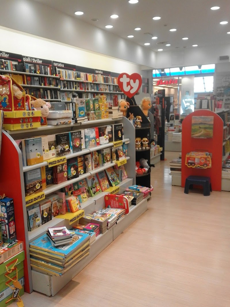 Giunti al Punto Librerie - Giunti al Punto Librerie, c/o Centro Commerciale I Gelsi, Via Pier Paolo Pasolini, 1, 53048 Sinalunga SI, Italy